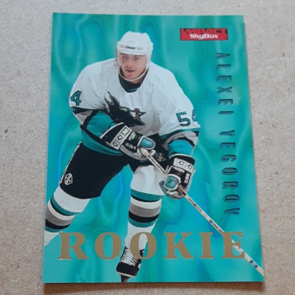 SkyBox Impact NHL Rookie Hockey Card